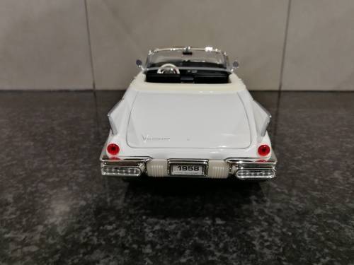 1:18 1958 Cadillac Eldorado Biarritz - White