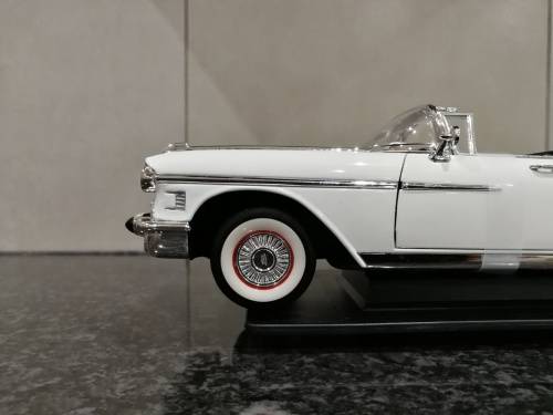 1:18 1958 Cadillac Eldorado Biarritz - White