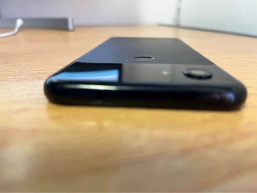 Google Pixel 3a - 64Gb - Just Black - with google pixel cover