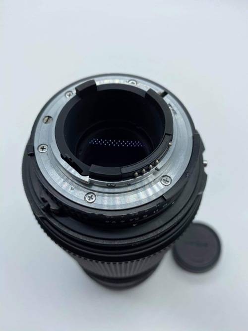 NIKON 80-200MM F/2.8 FULL FRAME LENS (EXCELLENT CONDITION) WORTH R25000.00!!!