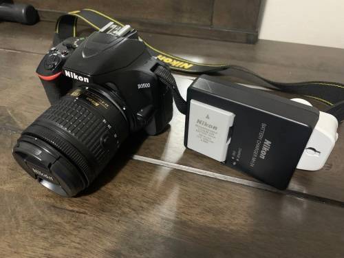 Nikon D3500 24MP Dslr and 18-55mm 1:3.5mm-5.6G VR Lens (Like new) WORTH R16K!!!