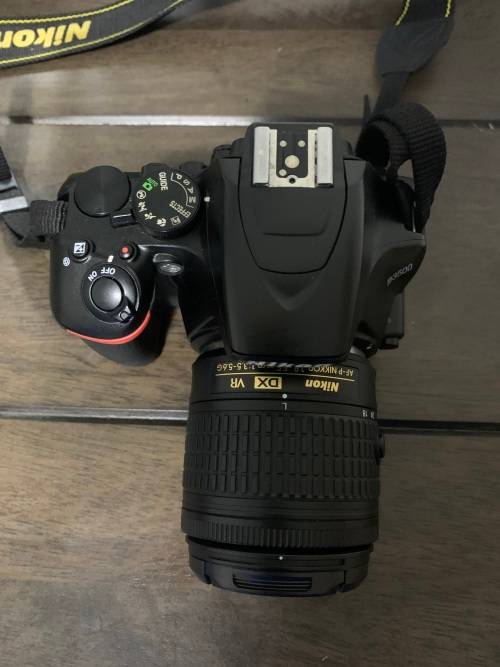 Nikon D3500 24MP Dslr and 18-55mm 1:3.5mm-5.6G VR Lens (Like new) WORTH R16K!!!