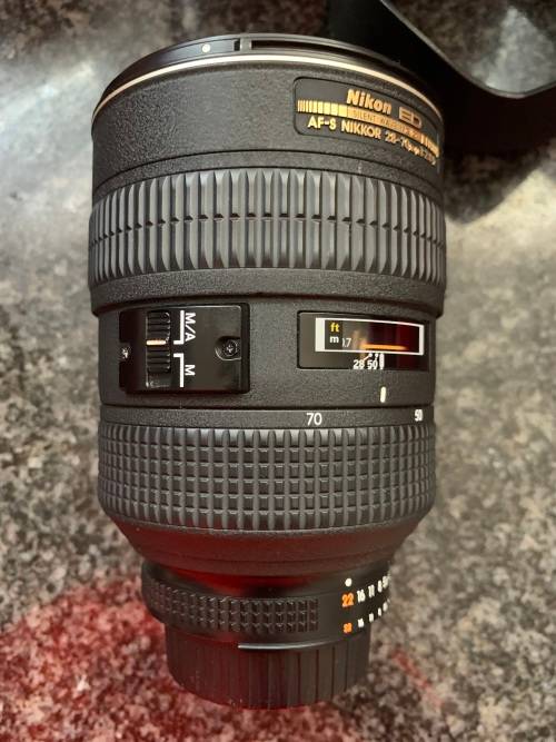 Nikon 28-70mm f/2.8 Full Frame Lens. (Please read the description). Worth R24k!!!