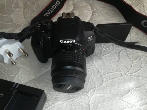 Canon 700D 18mp DSLR w/ Canon 35-80mm lens (Excellent Condition)