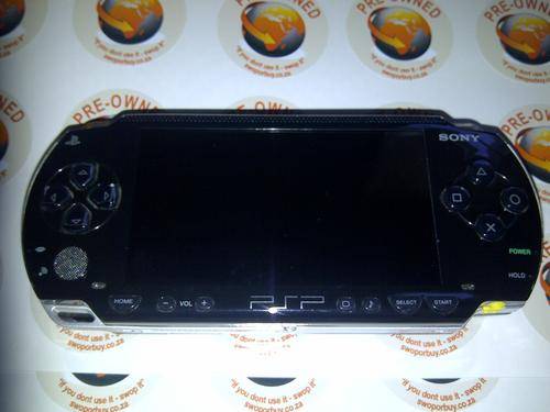 PSP+CONSOLE CASE+1 MOVIE+1GAME