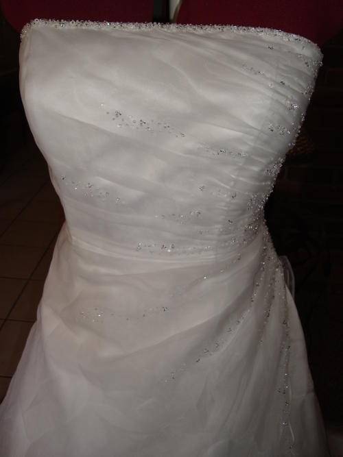 beautiful STRAPLESS WEDDING DRESS
