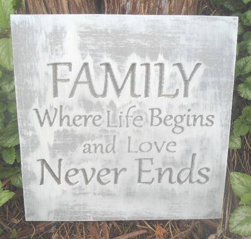 R60 - FAMILY LIFE & LOVE  HANGING PLAQUE for WALLS/PATIO/BRAAI or GARDEN DECOR