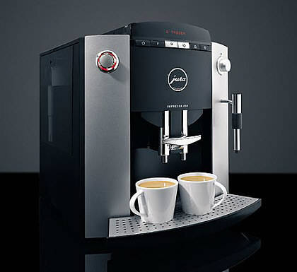 ** JURA IMPRESSA F50 ** AUTOMATIC COFFEE MACHINE ** R12 900 RETAIL ** SWISS MADE ** SILVER /BLACK **