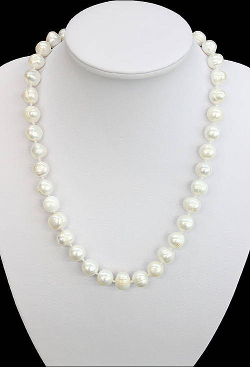 Fresh water pearl necklace