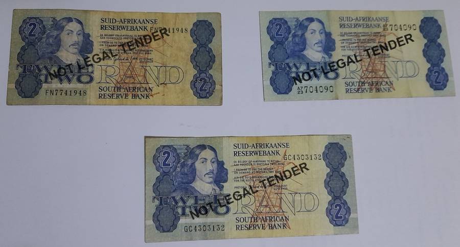 MIX LOT OF SOUTH AFRICAN BANK NOTES (ONE RANDS, TWO RANDS, FIVE RAND)