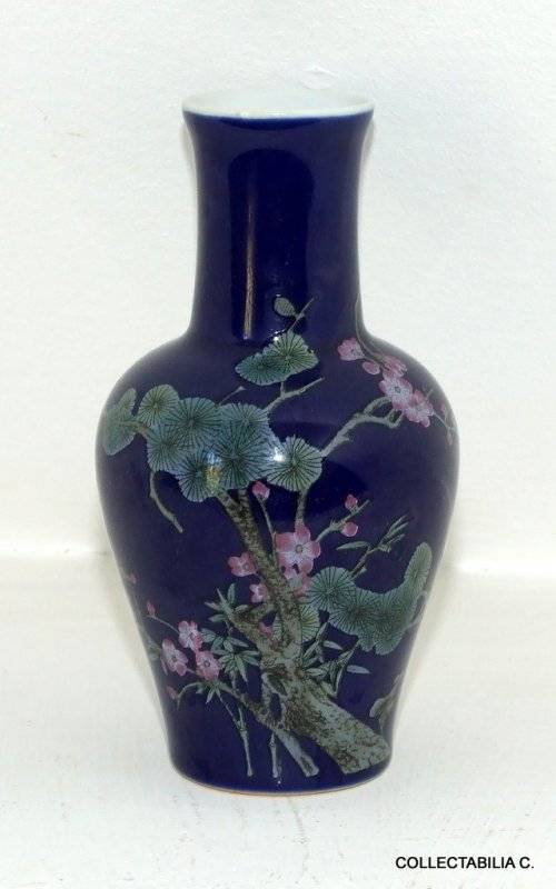 Attractive Chinese vase with backstamp, blue with nature scene, as new.