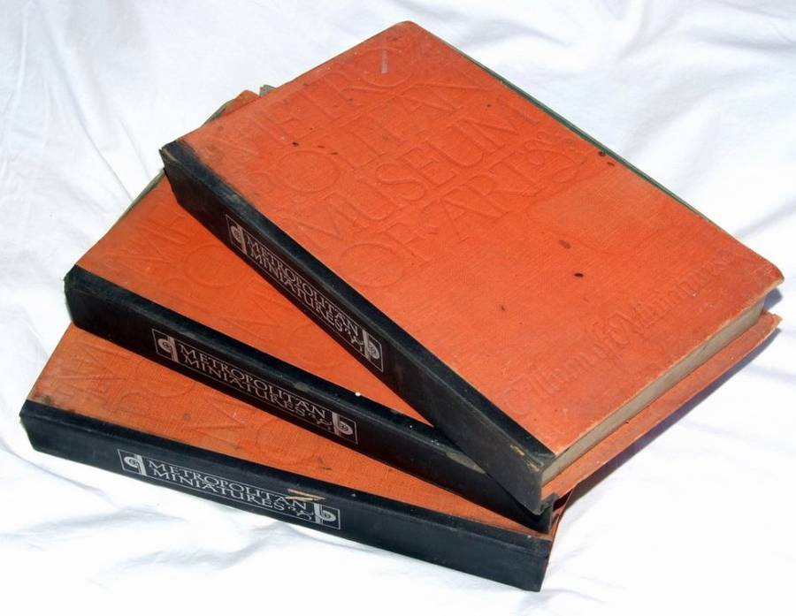Collection of METROPOLITAN MUSEUM OF ART MINIATURES, 14 books in 3 boxes, published c1954