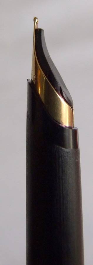 Vintage epoxy matt black with gold trim 1984 PARKER ARROW Fountain Pen in excellent condition