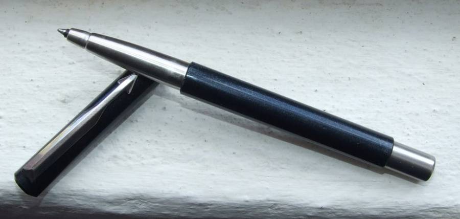 Unusual metal-flake blue PARKER VECTOR Roller Ball pen - brand new cartridge!