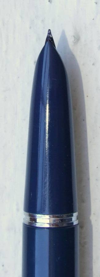 Parker 21 in excellent condition, Blue with Lustraloy Cap, working.