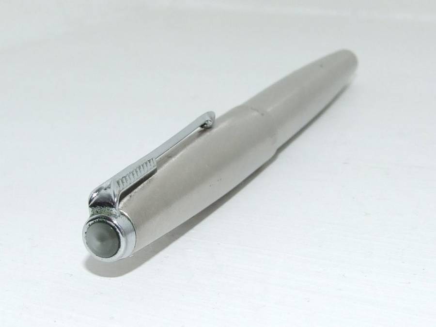 DOUBLE JEWEL PARKER 61 FLIGHTER, MADE IN ENGLAND, CONVERTER FILL, GOOD WORKING CONDITION.
