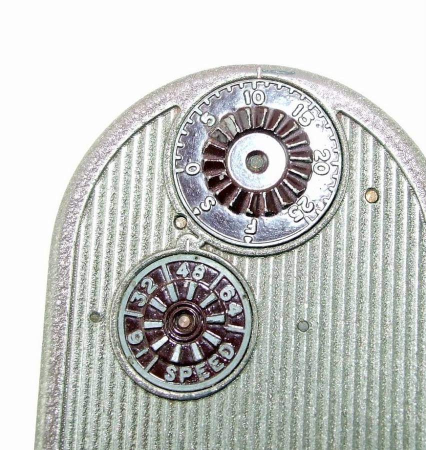 Excellent BELL & HOWELL "Double Run" 8mm Multi Speed SPORTSTER Movie Camera WORKING with Carry Case