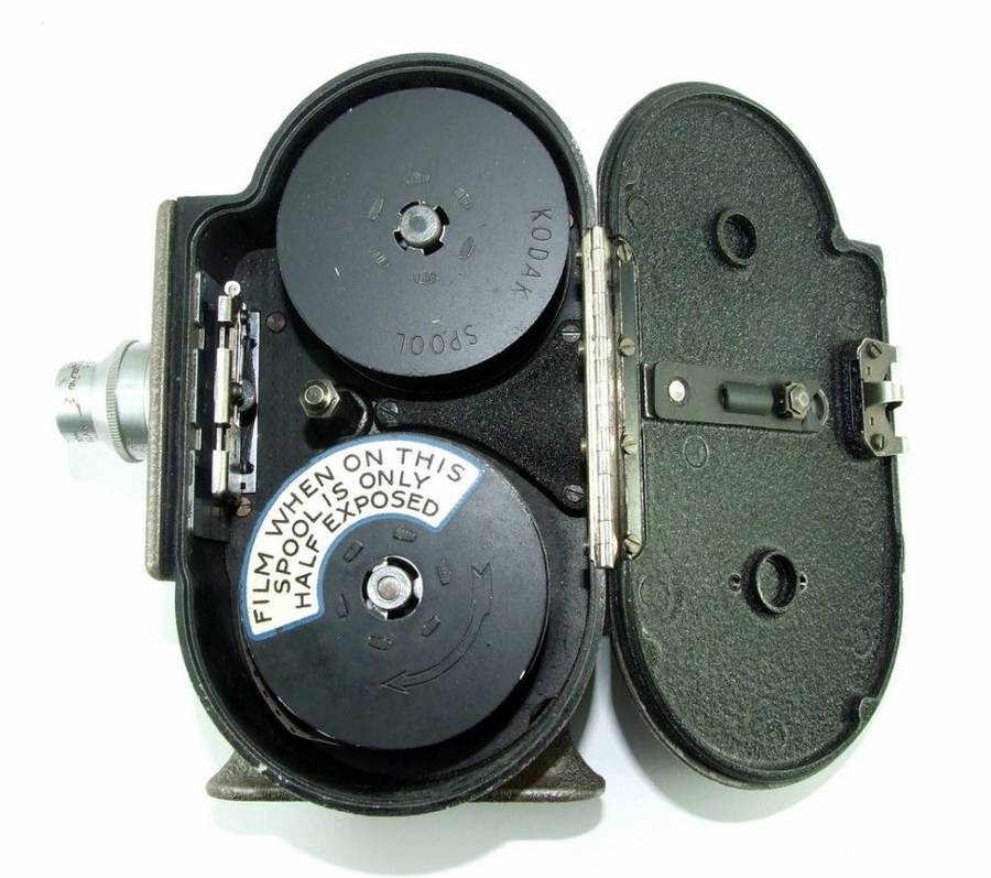 Excellent BELL & HOWELL "Double Run" 8mm Multi Speed SPORTSTER Movie Camera WORKING with Carry Case