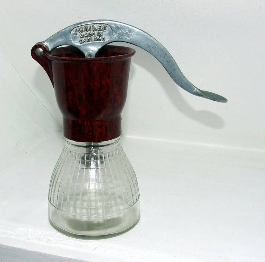 Vintage Art Deco BEL Jubilee Glass, Bakelite and Aluminium Cream Maker in great condition