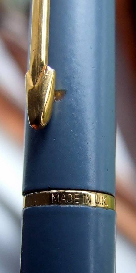 An unusual "feathered clip" gf PARKER VECTOR Fountain Pen in working condition.