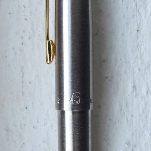 EXCELLENT PARKER 45 STEEL WITH GOLD TRIM FLIGHTER BALLPOINT PEN ORIGINAL BOX
