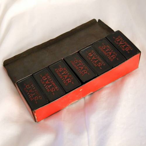 Rare vintage Wills`s Star Cigarettes tin with original complete Wills`s Star  Domino set