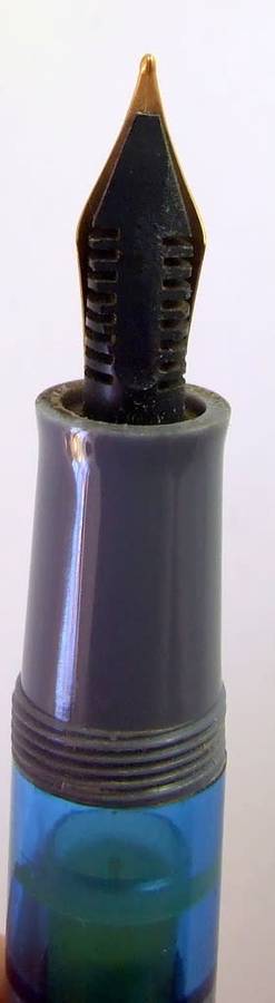 Rare German made ASTORIA piston fill fountain pen - UN-INKED!