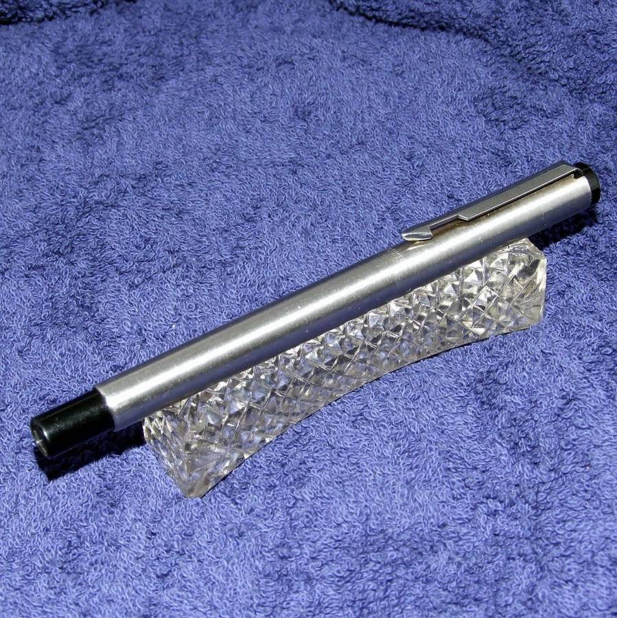 Nice clean 1986(YL) Made in UK Parker Vector Flighter Fountain Pen