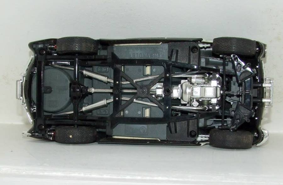 Burago 1/18 scale 1957 Chevrolet Corvette