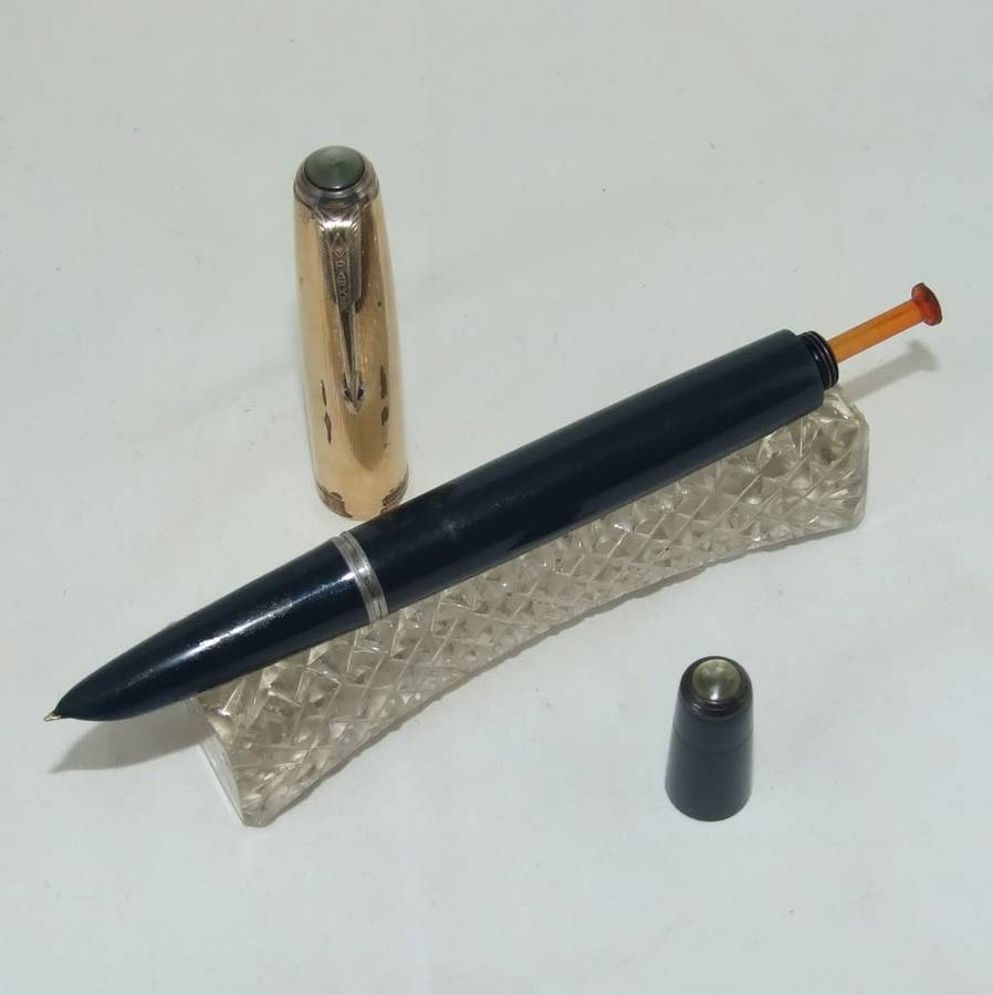 Vintage Parker 51 VACUMATIC, gold filled cap, c1946, double jewel, early Cedar Blue