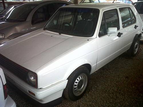 VW GOLF 1999 MODEL(2.0 MOTOR)