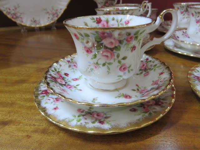 Part Royal Albert Cottage Garden teaset