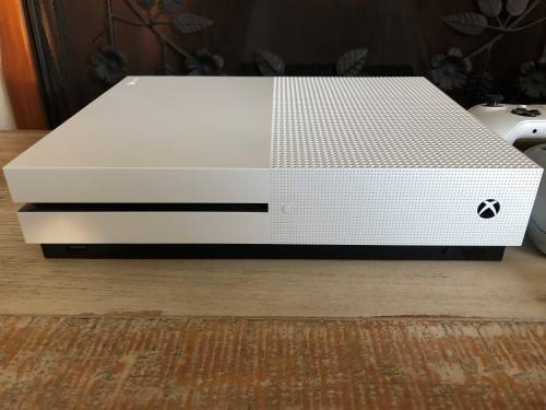 XBOX ONE S 500GB