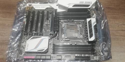 Asus x99-Deluxe Intel LGA 2011-V3