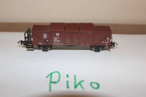 PIKO H0 1:87 DR (German Reichsbahn) lime freight wagon