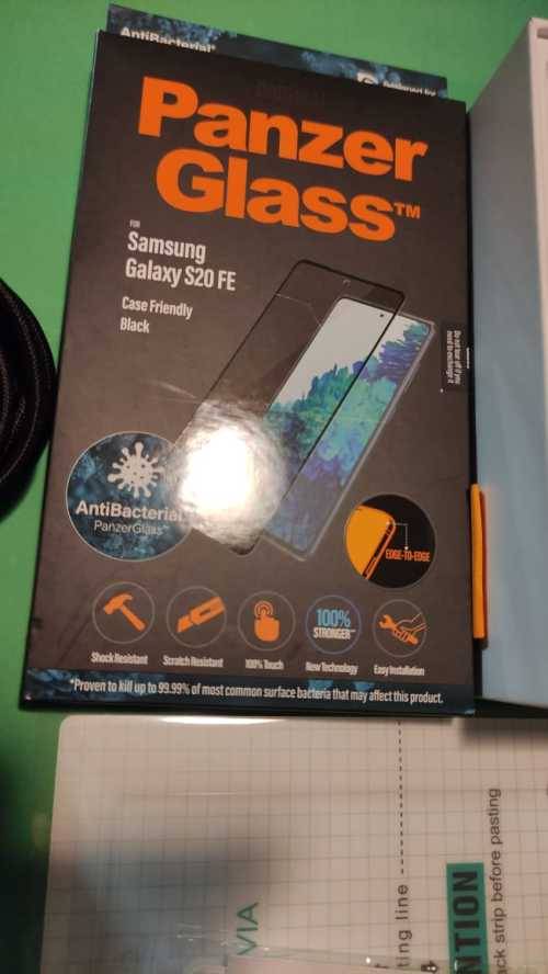 Samsung Galaxy S20 FE  - Dual Sim  -SM-G780F/DS - With Lots of Extras