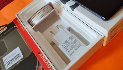 Samsung Galaxy S20FE  -Cloudy Navy -  Dual Sim -SM-G780G/DS - Snapdragon Version with extras