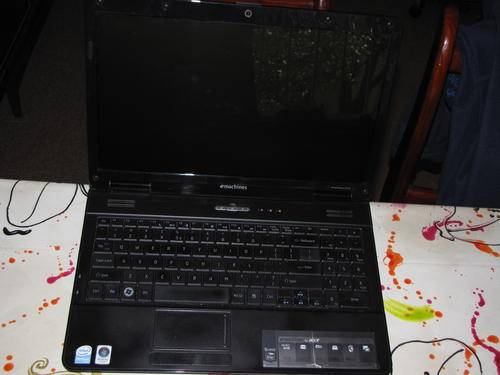 Acer eMachines E725 Laptop