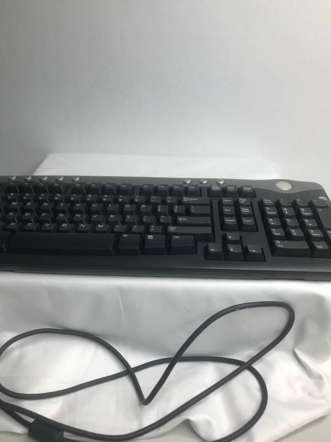 Dell USB Keyboard SK-8125 Two USB Hubs Performance Multimedia Keys
