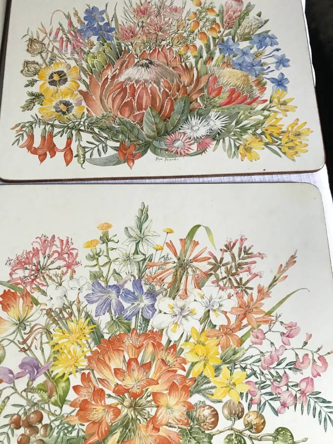 Place mats  6 inside box