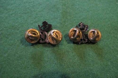 GREAT BRITAIN -ROYAL GREEN JACKETS PAIR  COLLAR BADGES
