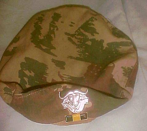 SOUTH AFRICA-GENUINE 32 BATTALION BERET WITH BADGE AND BALKIE SIZE MEDIUM