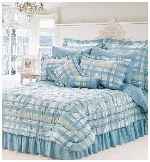 **FREE DELIVERY: PRES LES EMMA 4 PIECE COMFORTER SET (Qeen Size)**