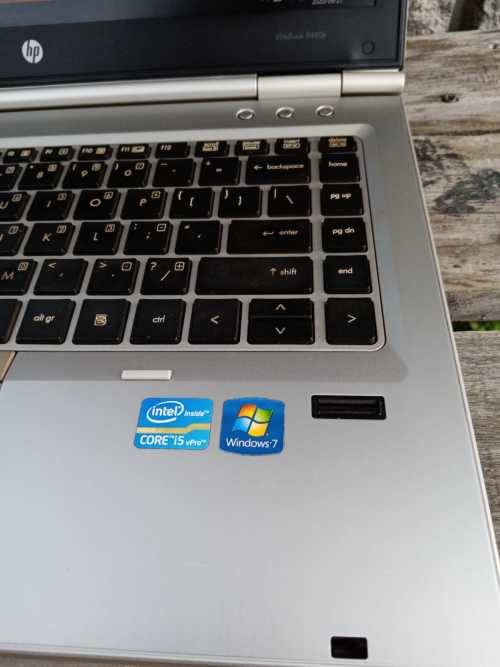 **LATE ENTRY** **AWESOME DEAL** VERY CLEAN HP i5 laptop for sale