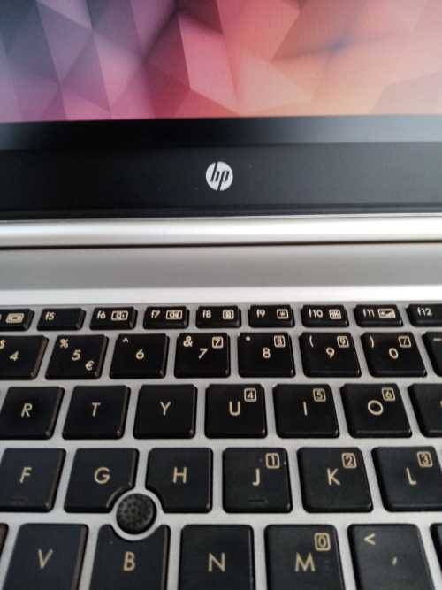 **LATE ENTRY** **AWESOME DEAL** VERY CLEAN HP i5 laptop for sale