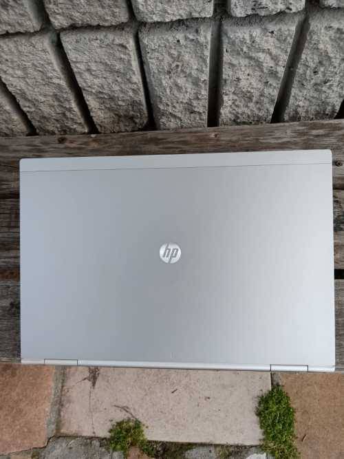 **LATE ENTRY** **AWESOME DEAL** VERY CLEAN HP i5 laptop for sale