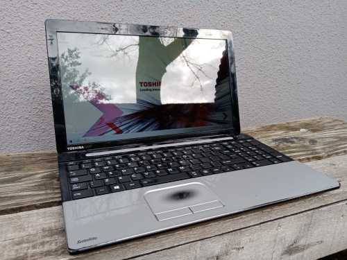 **BARGAIN** Toshiba Satellite C50 Laptop i3