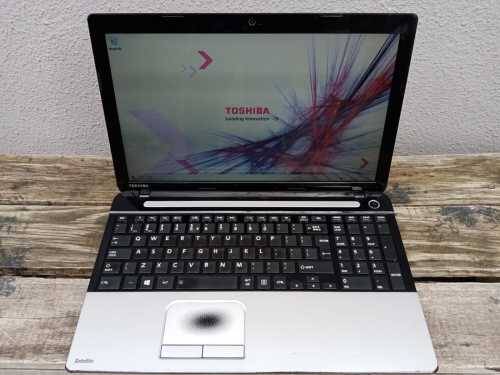 **BARGAIN** Toshiba Satellite C50 Laptop i3