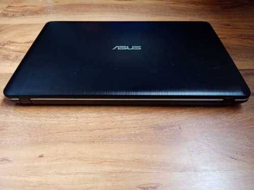 (PLEASE READ AD) Asus I7 7thgen Laptop no display only works via external screen