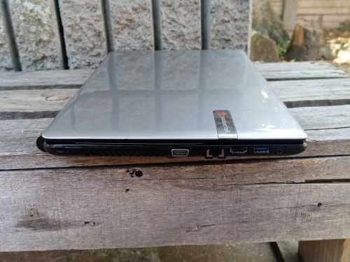 *WEEKEND SPECIAL** LIKE NEW**PACKARD BELL LAPTOP** I3/4GB RAM/500GB HD/WINDOWS 10